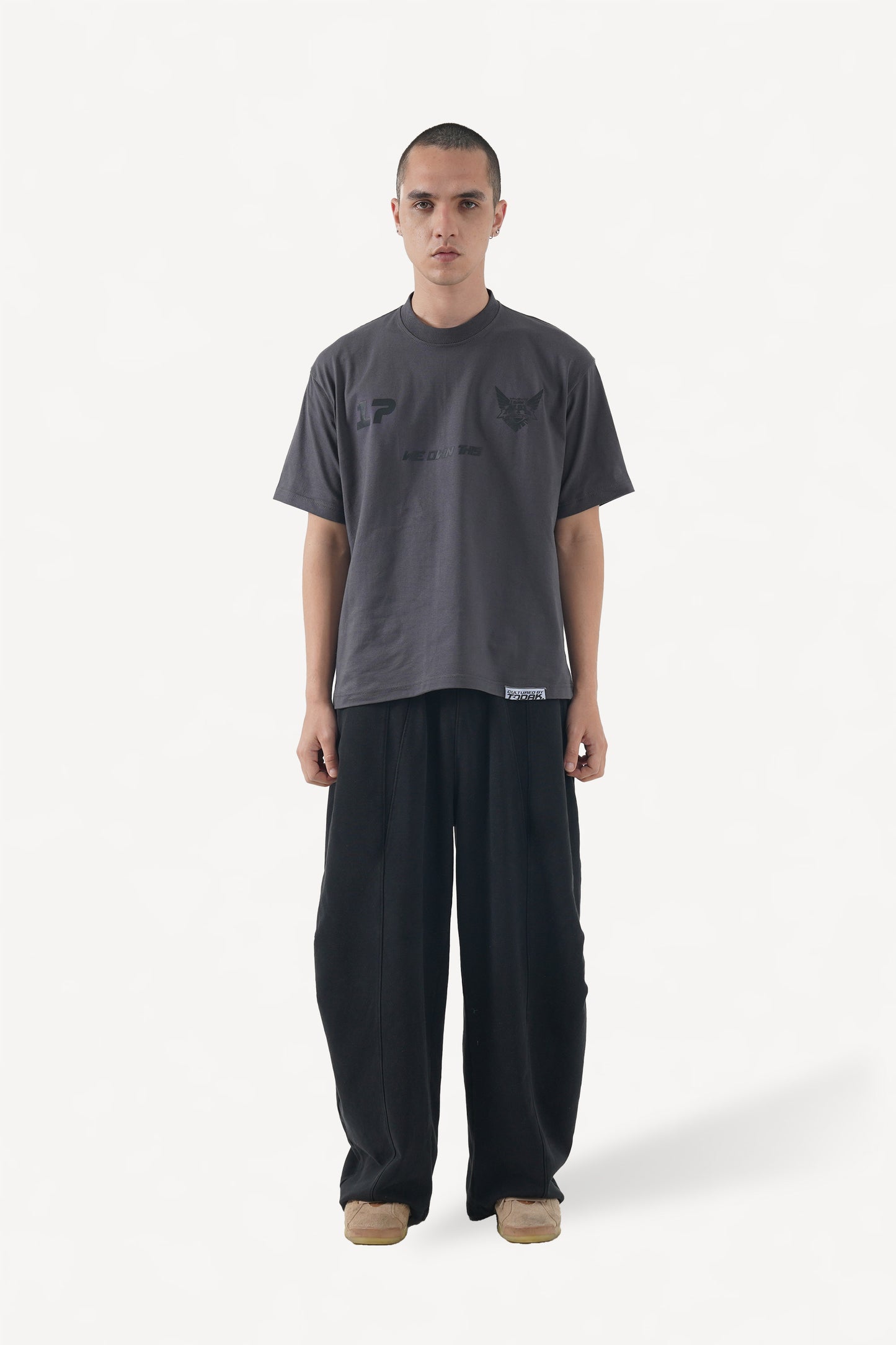BATTLE FOR THE CROWN TEE GREY